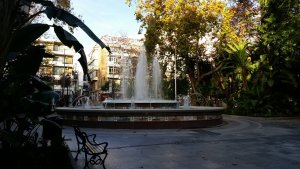 Szökőkút a gyönyörű Alameda Parkban